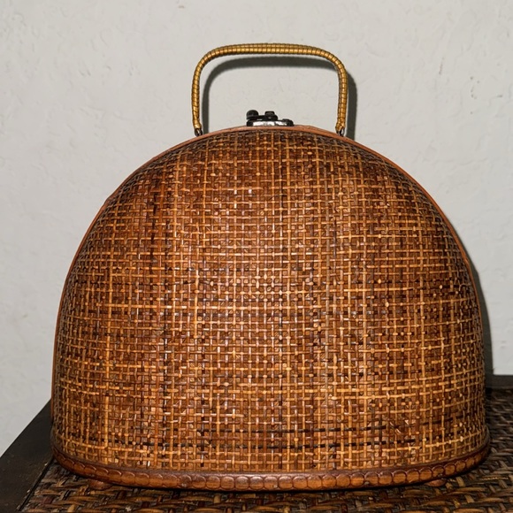 PO: Women’s Bag - Picture 2 of 3